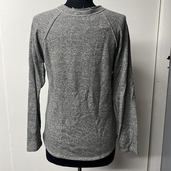 NWT Print front loose sweatshirt top. - Picture 2 of 6
